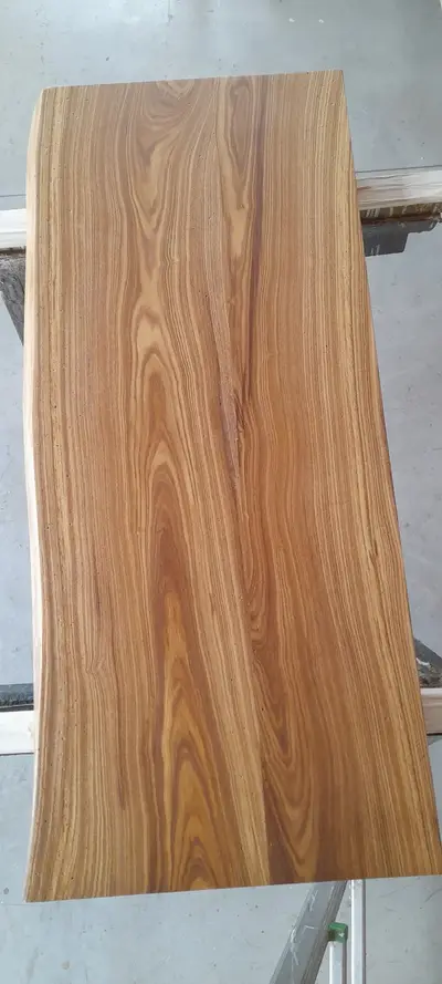 Top tavolo in completamento